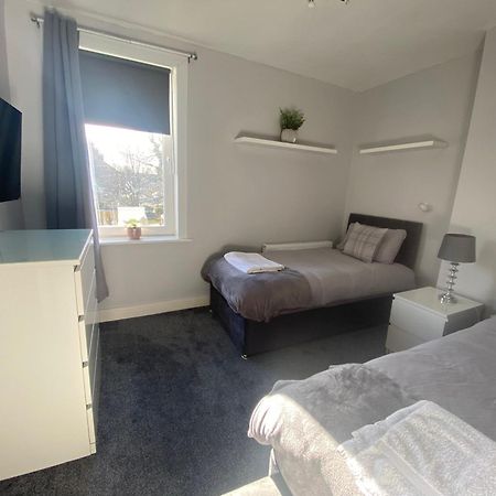 Glasgow Apartment Close To The Airport Ренфрю Екстериор снимка