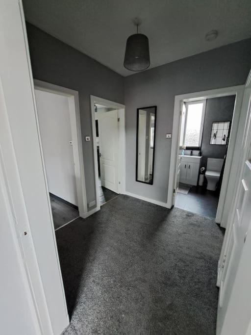 Glasgow Apartment Close To The Airport Ренфрю Екстериор снимка