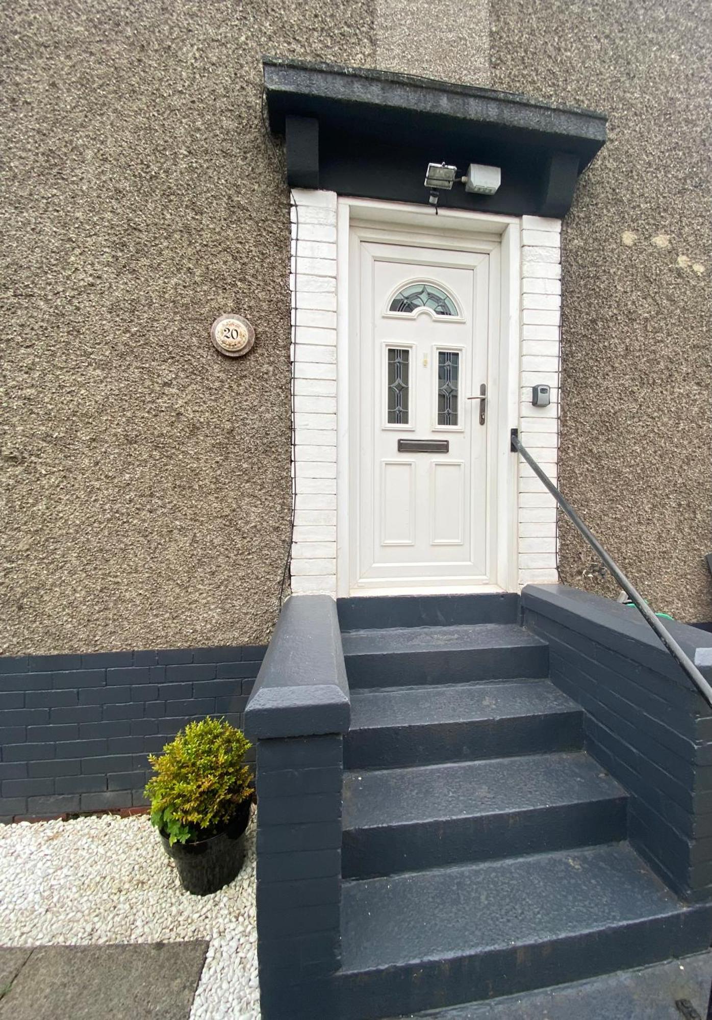 Glasgow Apartment Close To The Airport Ренфрю Екстериор снимка